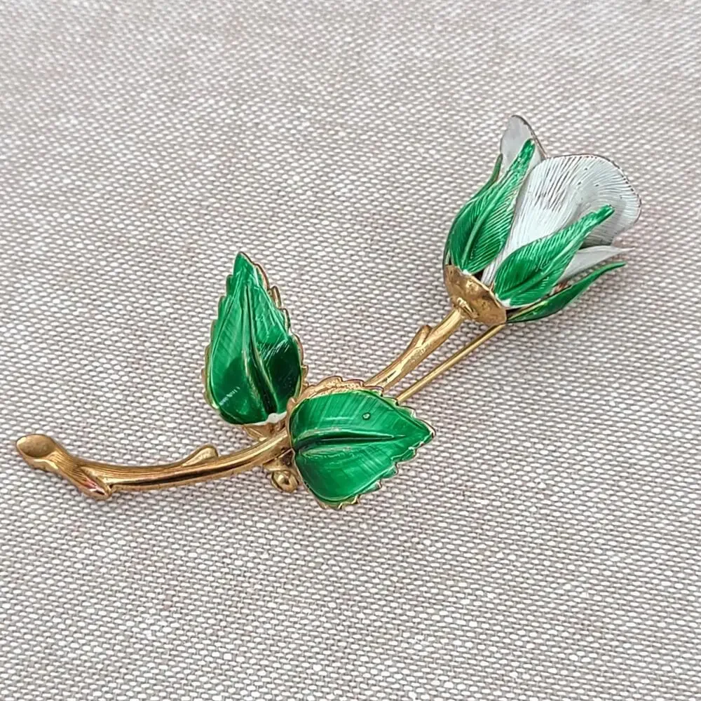 Signed Giovanni Enameled White Rose Bud Long Stem Brooch Pin Gold Tone VTG